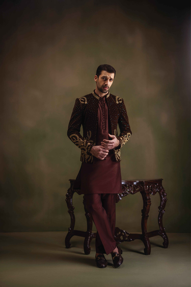 BROWN VELVET GOLDEN HAND WORK FRONT OPEN PRINCE COAT Mehndi Collection humyaunalamgir