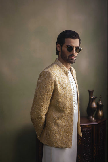 BEIGE SELF JAMAWAR CUTDANA FRONT OPEN PRINCE COAT humyaunalamgir