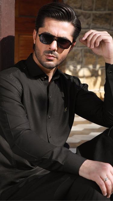 BLACK LINEN SHALWAR KAMEEZ Humayunalamgir