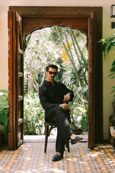 BLACK LINEN KURTA PAJAMA Humayunalamgir