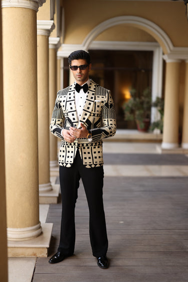 BEIGE & BLACK TUX RUNWAY humyaunalamgir