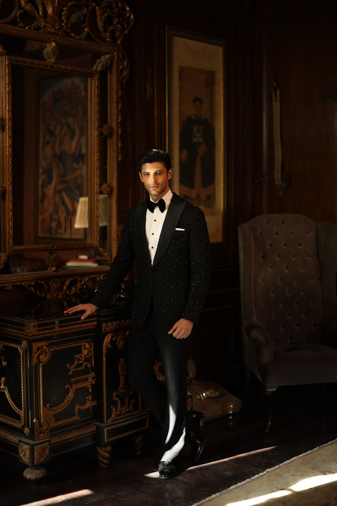 BLACK EMBOSSED TUX