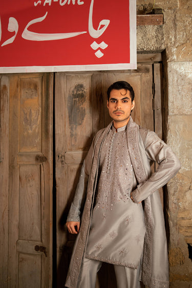 AINA - KAARI ASH GREY KURTA PAJAMA Humayunalamgir
