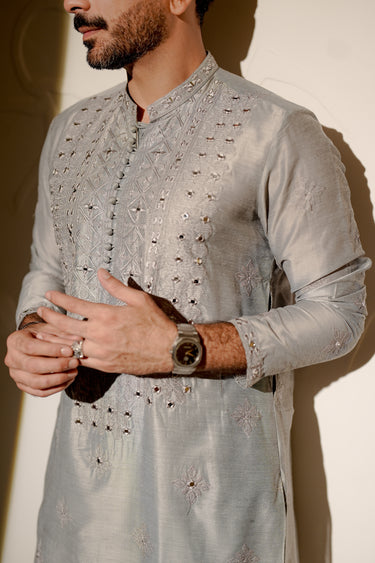 AINA - KAARI ASH GREY KURTA PAJAMA Humayunalamgir