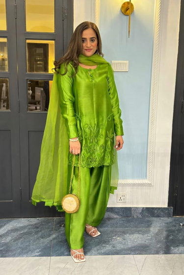 Hajra Clothing humyaunalamgir