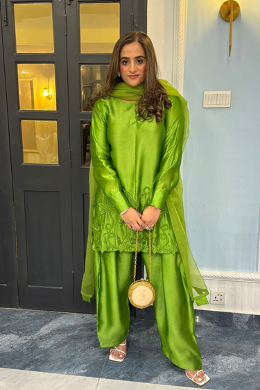 Hajra Clothing humyaunalamgir