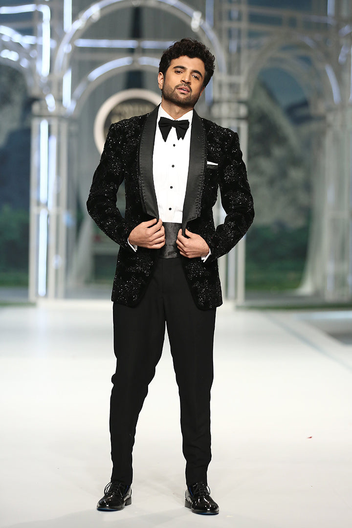 BLACK VELVET CUTDANA TUX