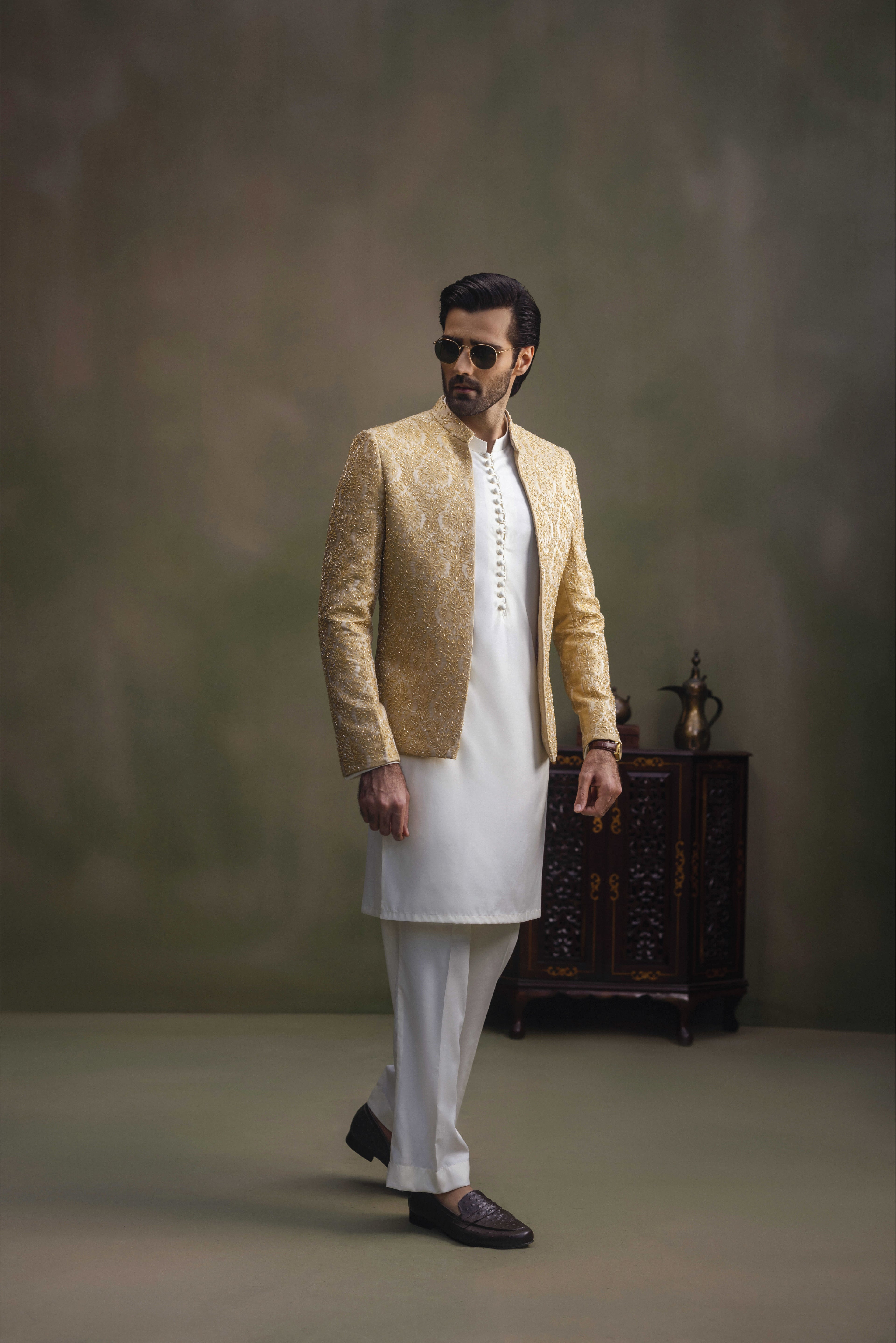 BEIGE SELF JAMAWAR CUTDANA FRONT OPEN PRINCE COAT humyaunalamgir