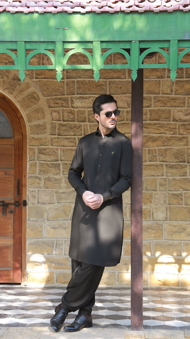 BLACK LINEN SHALWAR KAMEEZ Humayunalamgir