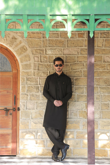 BLACK LINEN SHALWAR KAMEEZ Humayunalamgir