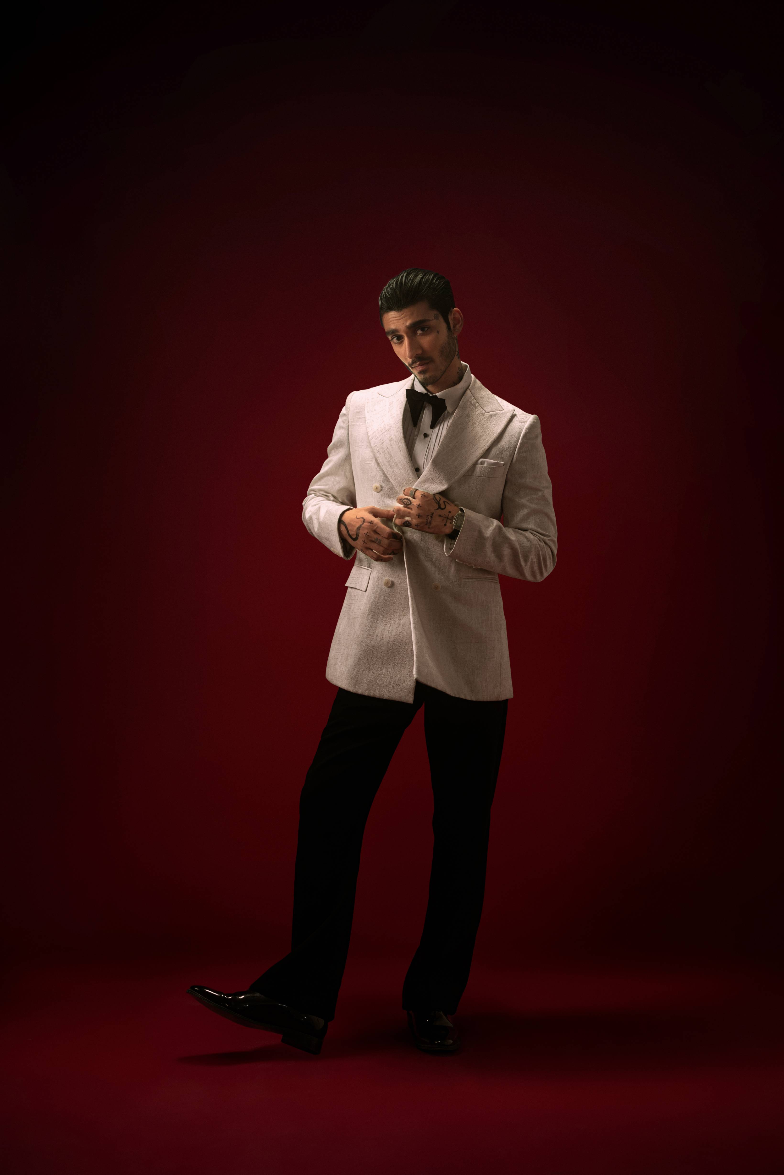 LUCENT – THE WHITE SELF TUXEDO Humayunalamgir