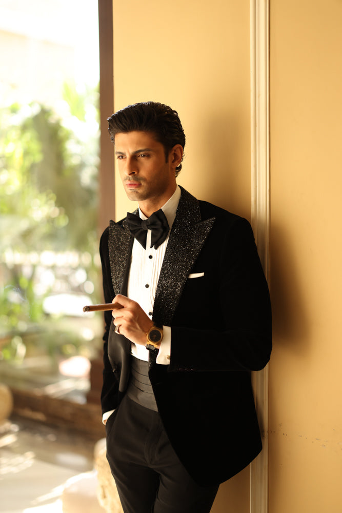 BLACK VELVET TUX RUNWAY humyaunalamgir