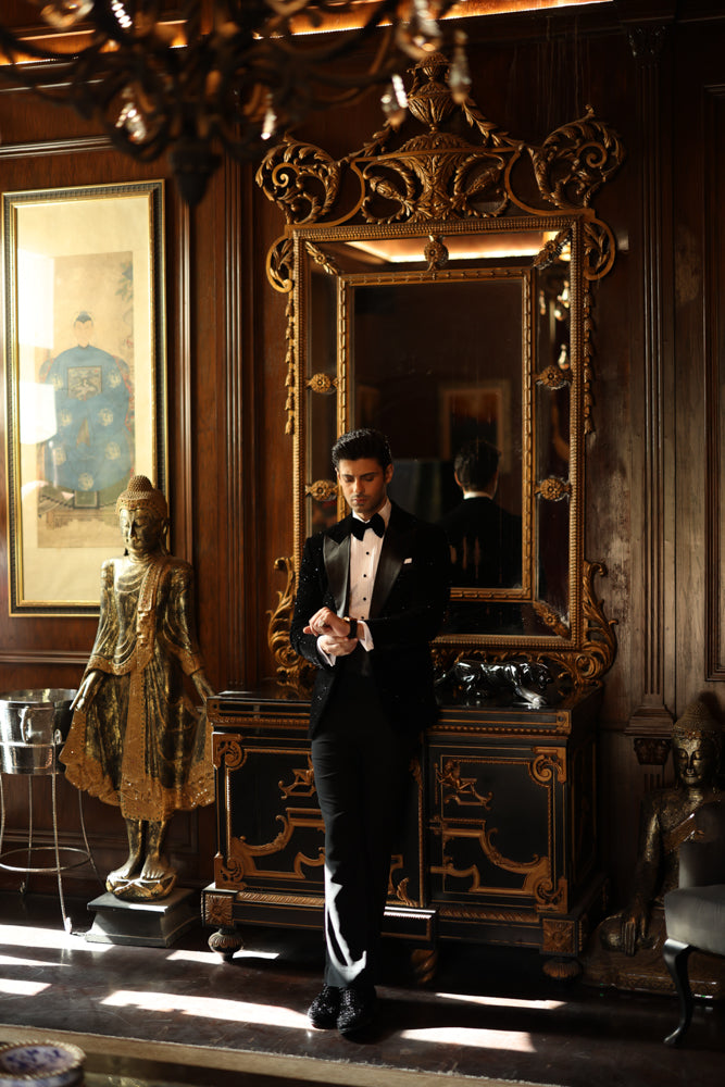 BLACK VELVET TUX RUNWAY humyaunalamgir