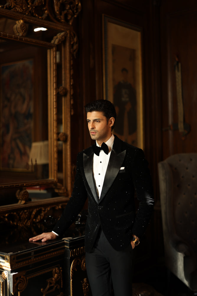 BLACK VELVET TUX RUNWAY humyaunalamgir