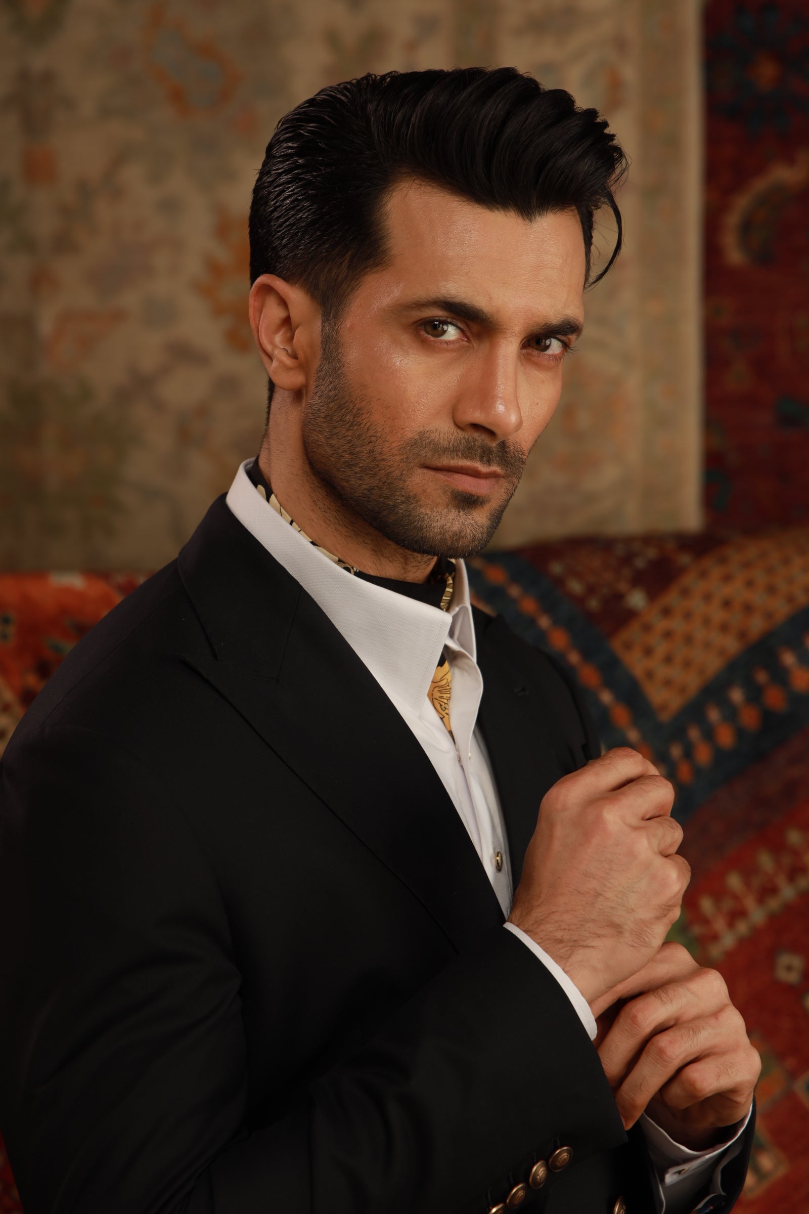 NAVY BLUE DOUBLE BREASTED BLAZER Humayunalamgir