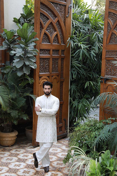 -SHAHKAAR- WHITE & GOLD KURTA PAJAMA Humayunalamgir