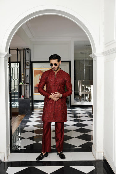 -SHAHKAAR- MAROON KURTA PAJAMA Humayunalamgir