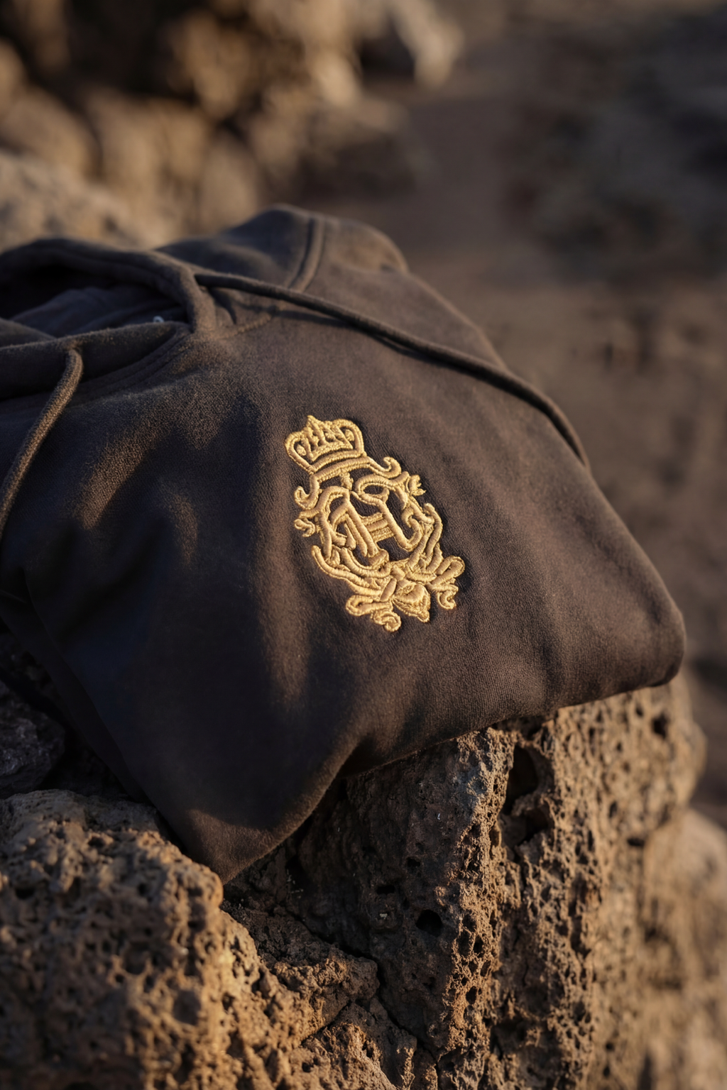 BLACK SIGNATURE HOODIE Clothing Humayunalamgir