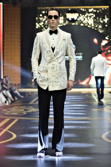 WHITE & GOLDEN 3P SEQUENCE  TUXEDO