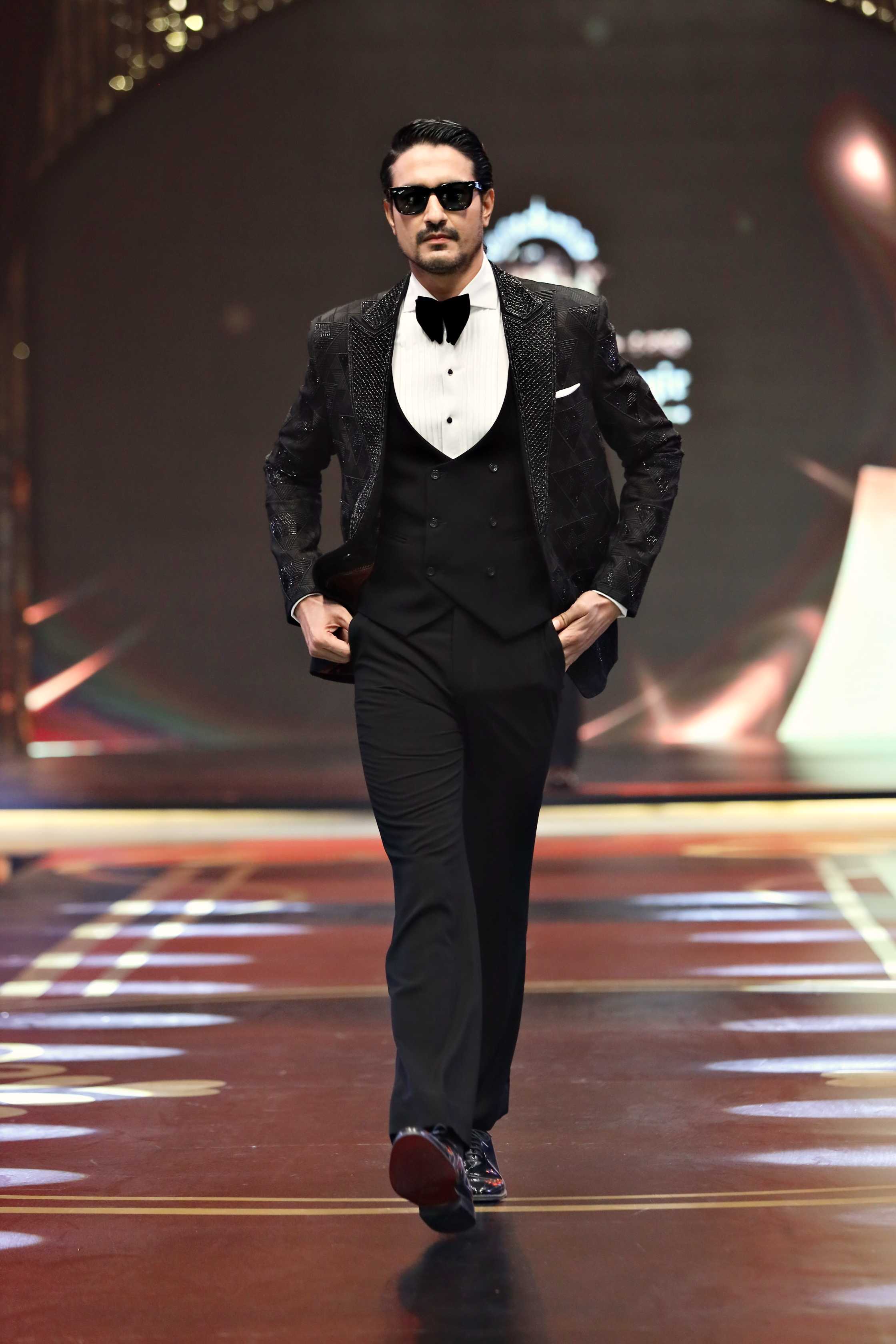 BLACK 3P TUXEDO Humayunalamgir