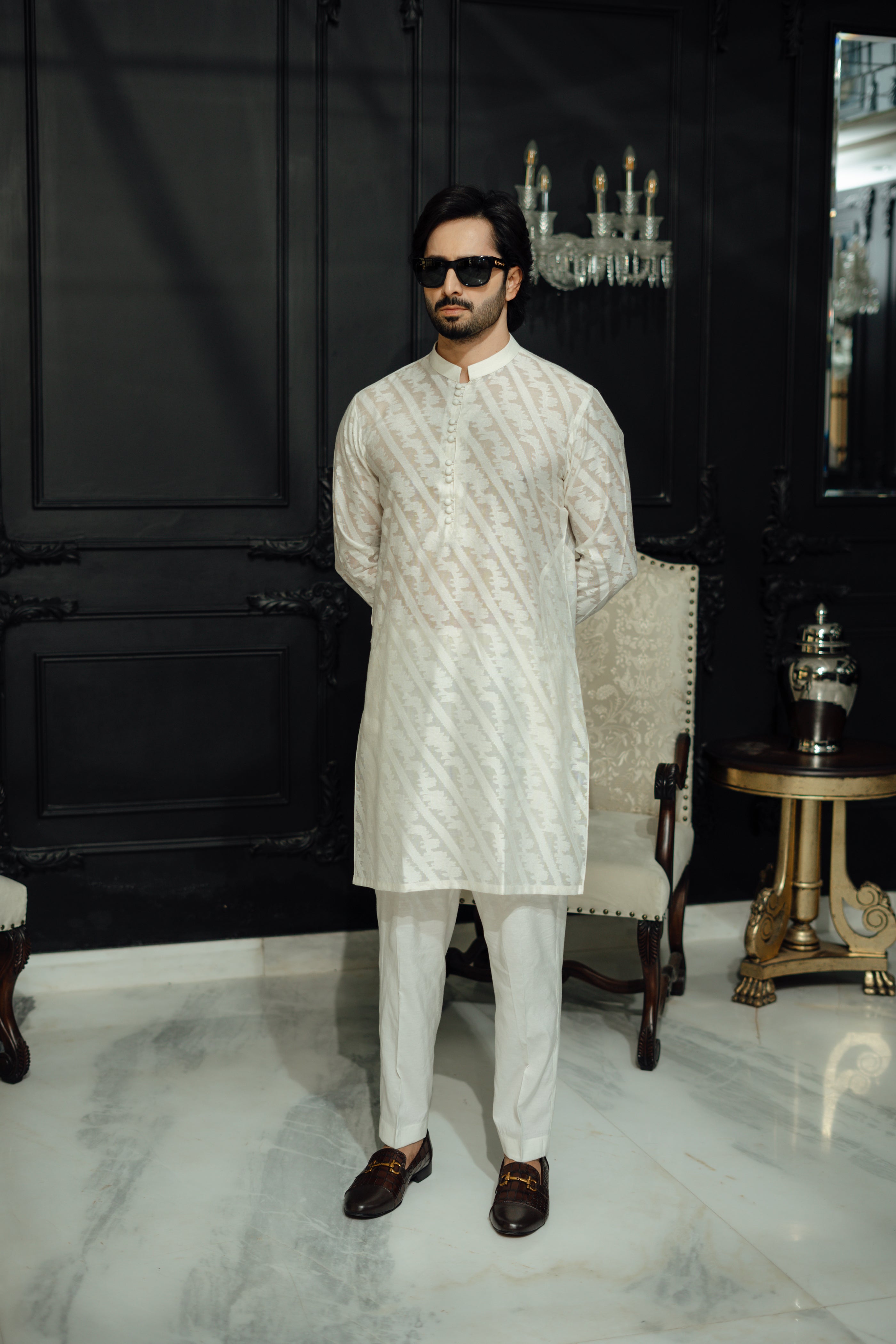 "QAMASH" IVORY KURTA PAJAMA Humayun Alamgir