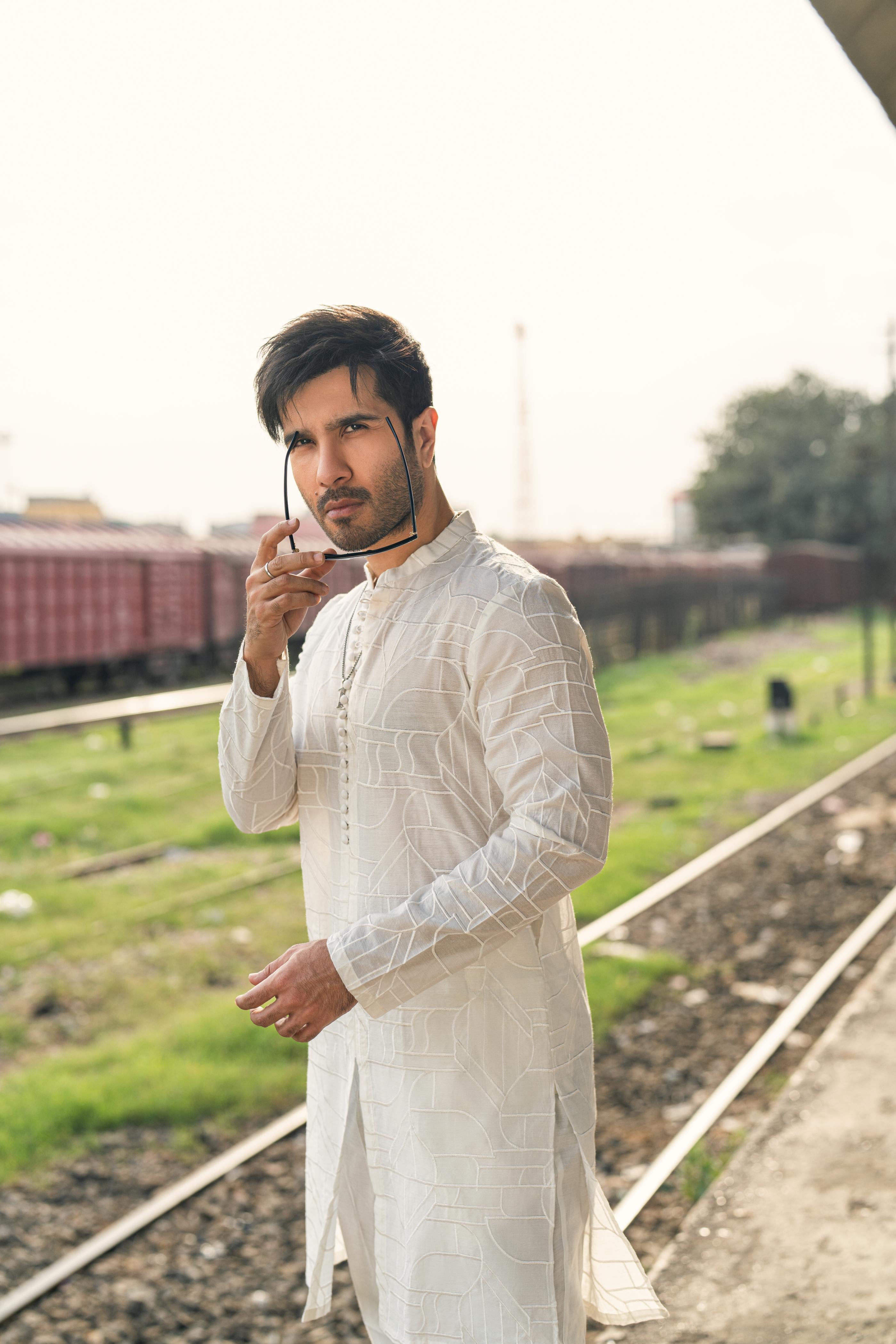 "DAMASK" WHITE KURTA PAJAMA Humayun Alamgir