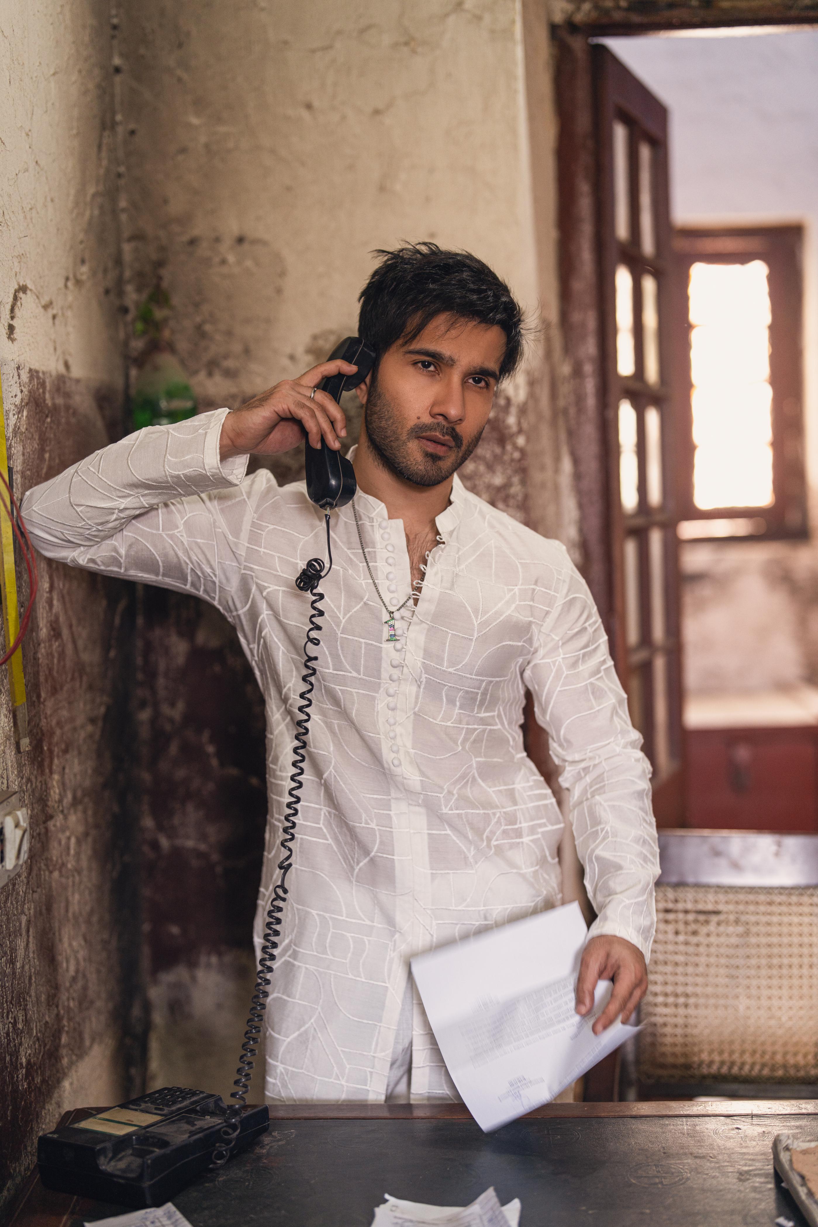"DAMASK" WHITE KURTA PAJAMA Humayun Alamgir