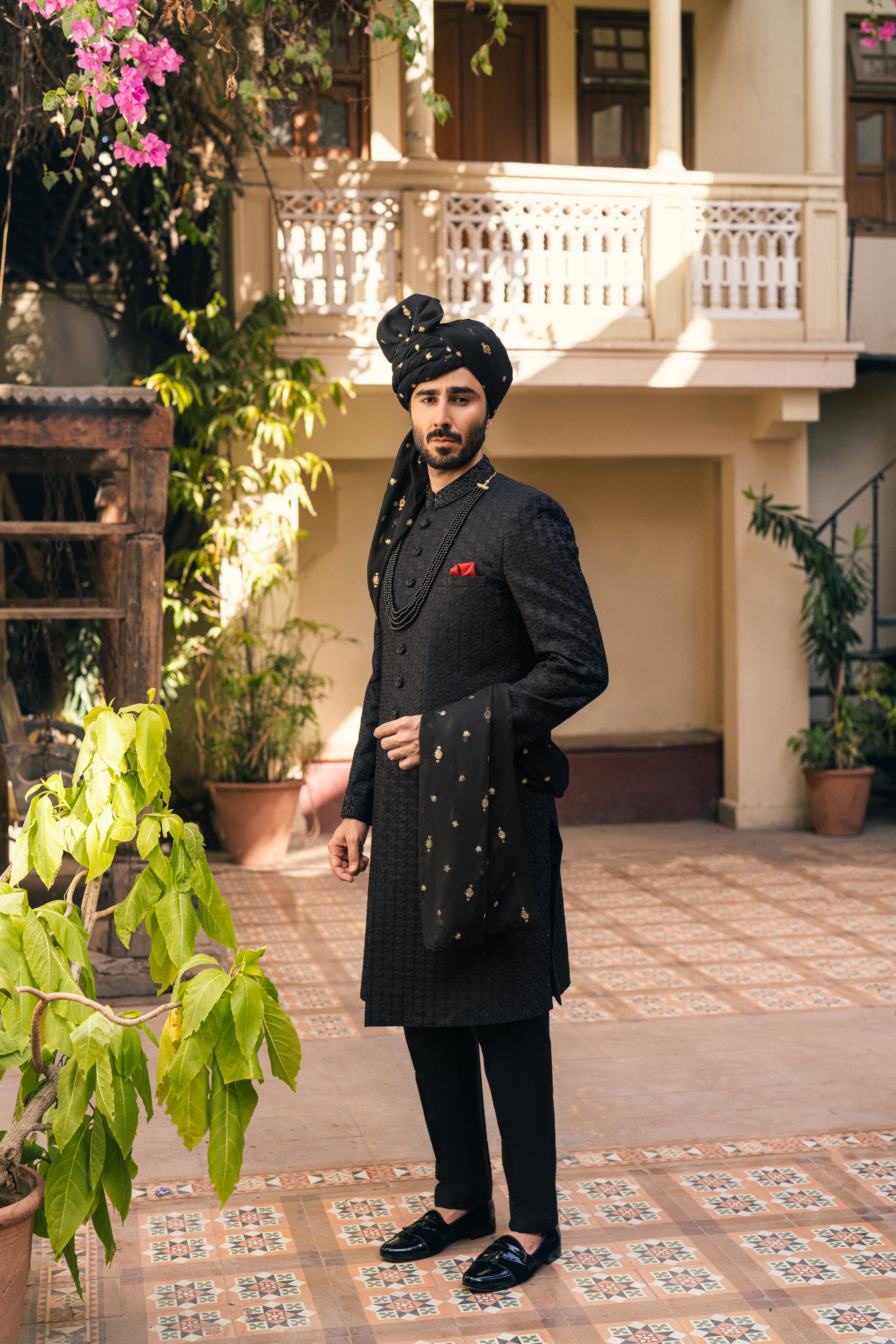 Black Sherwani Adorned humyaunalamgir S