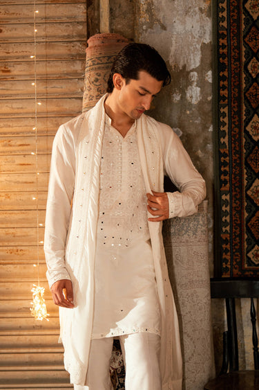 AINA - KAARI WHITE KURTA PAJAMA Humayunalamgir