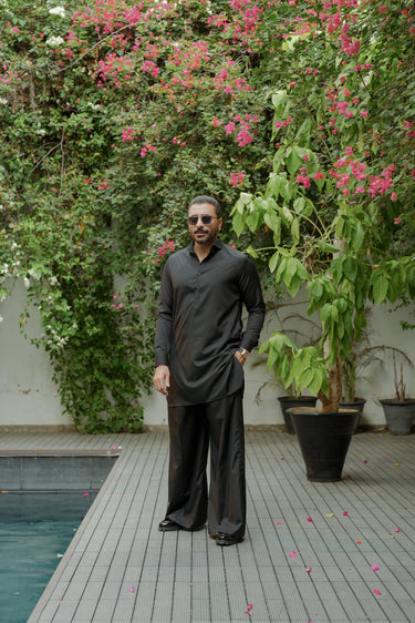 BLACK KURTA FARSHI PAJAMA