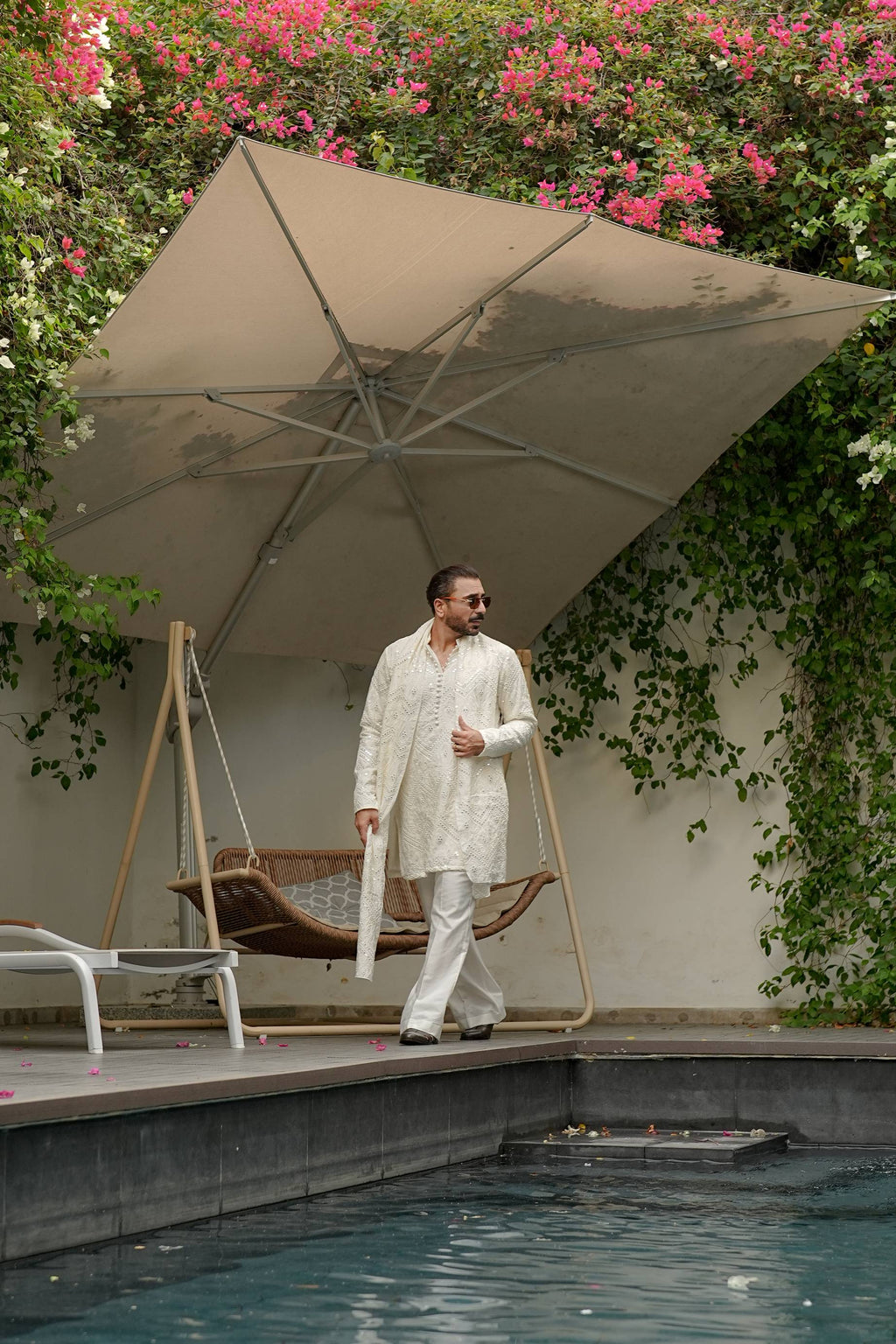 NAQOOSH – OFF WHITE KURTA PAJAMA Humayunalamgir