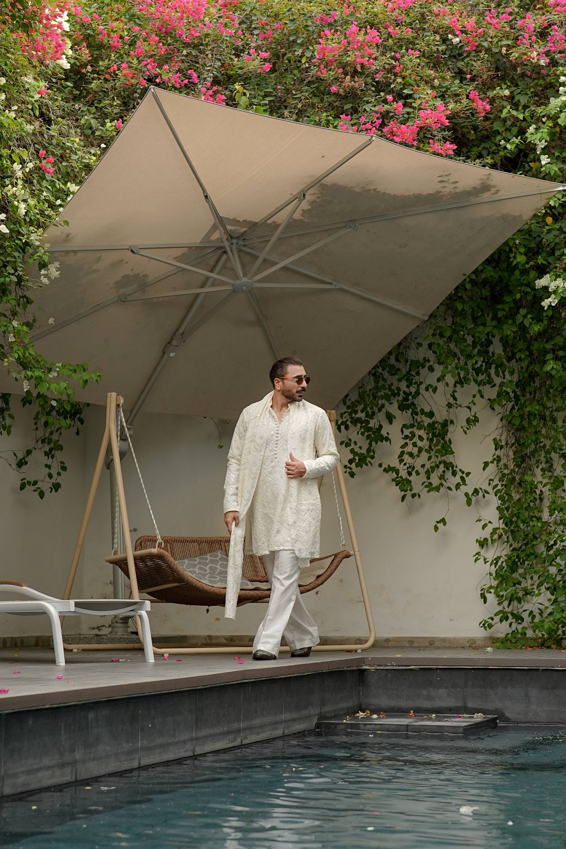 NAQOOSH – OFF WHITE KURTA PAJAMA Humayunalamgir