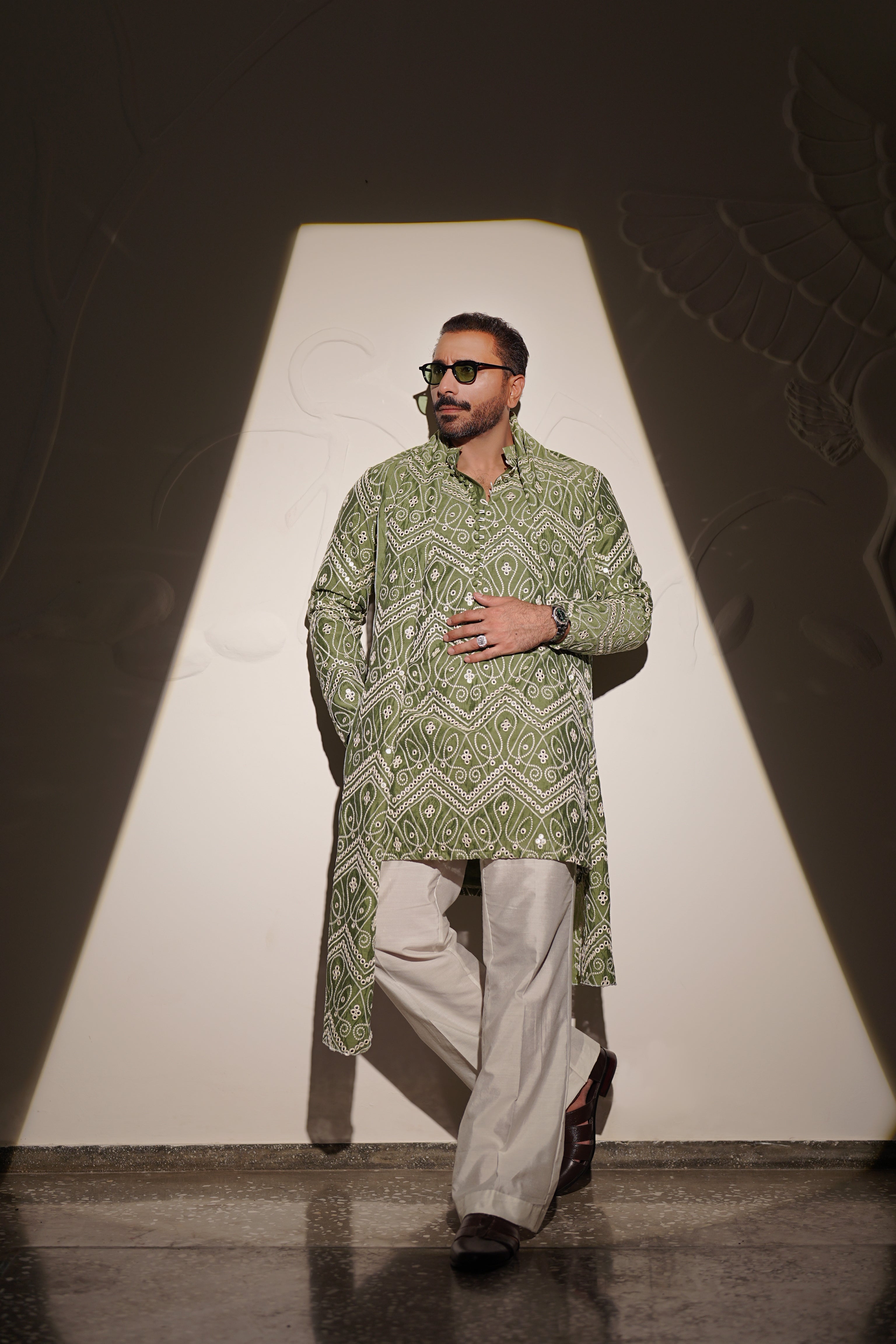 NAQOOSH – PALETTE GREEN KURTA PAJAMA Humayunalamgir