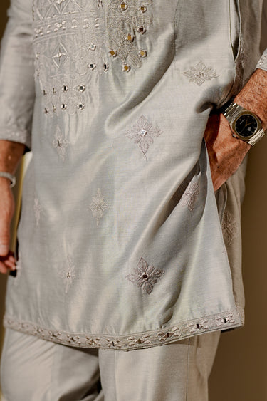 AINA - KAARI ASH GREY KURTA PAJAMA