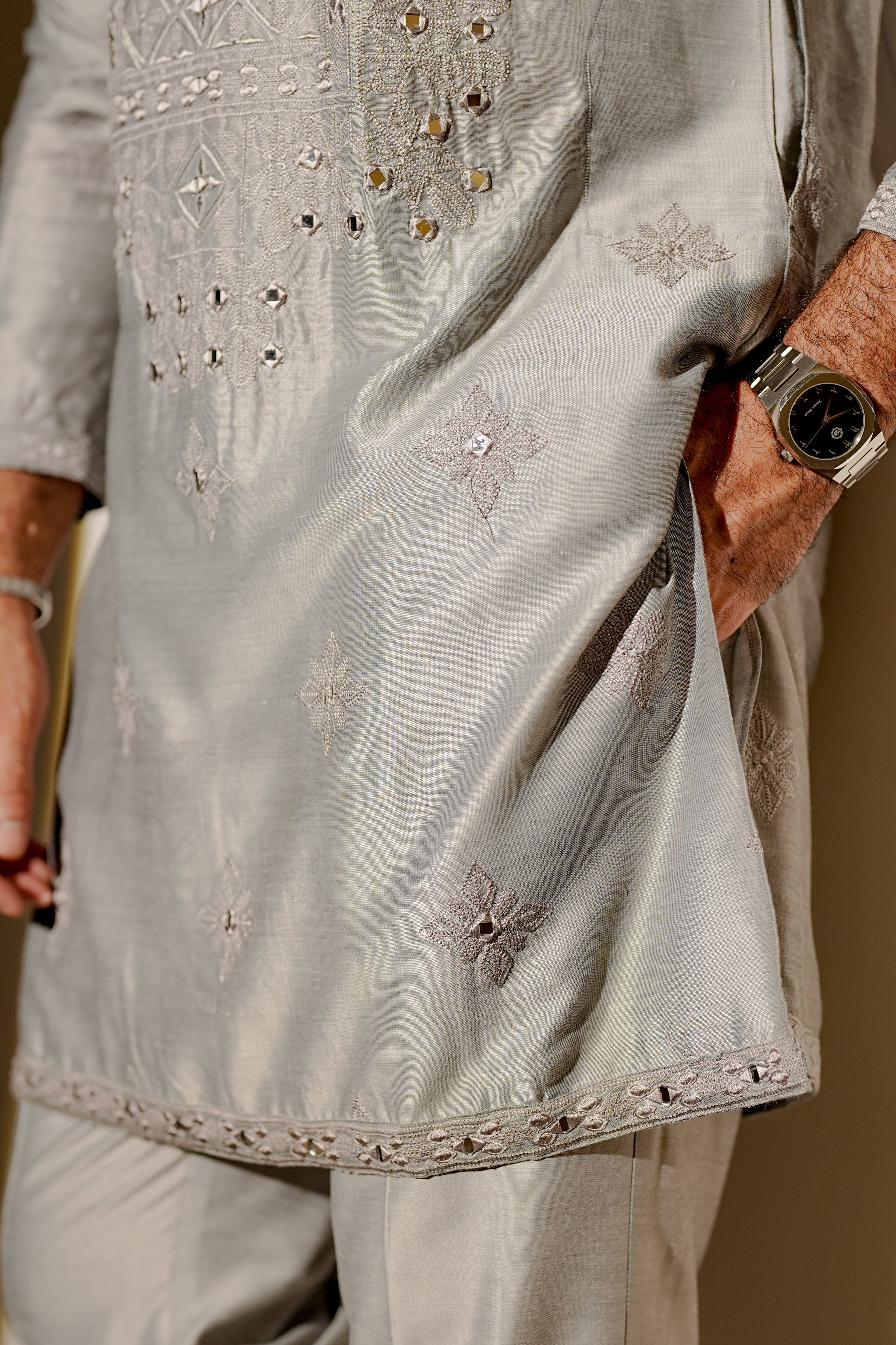 AINA - KAARI ASH GREY KURTA PAJAMA Humayunalamgir