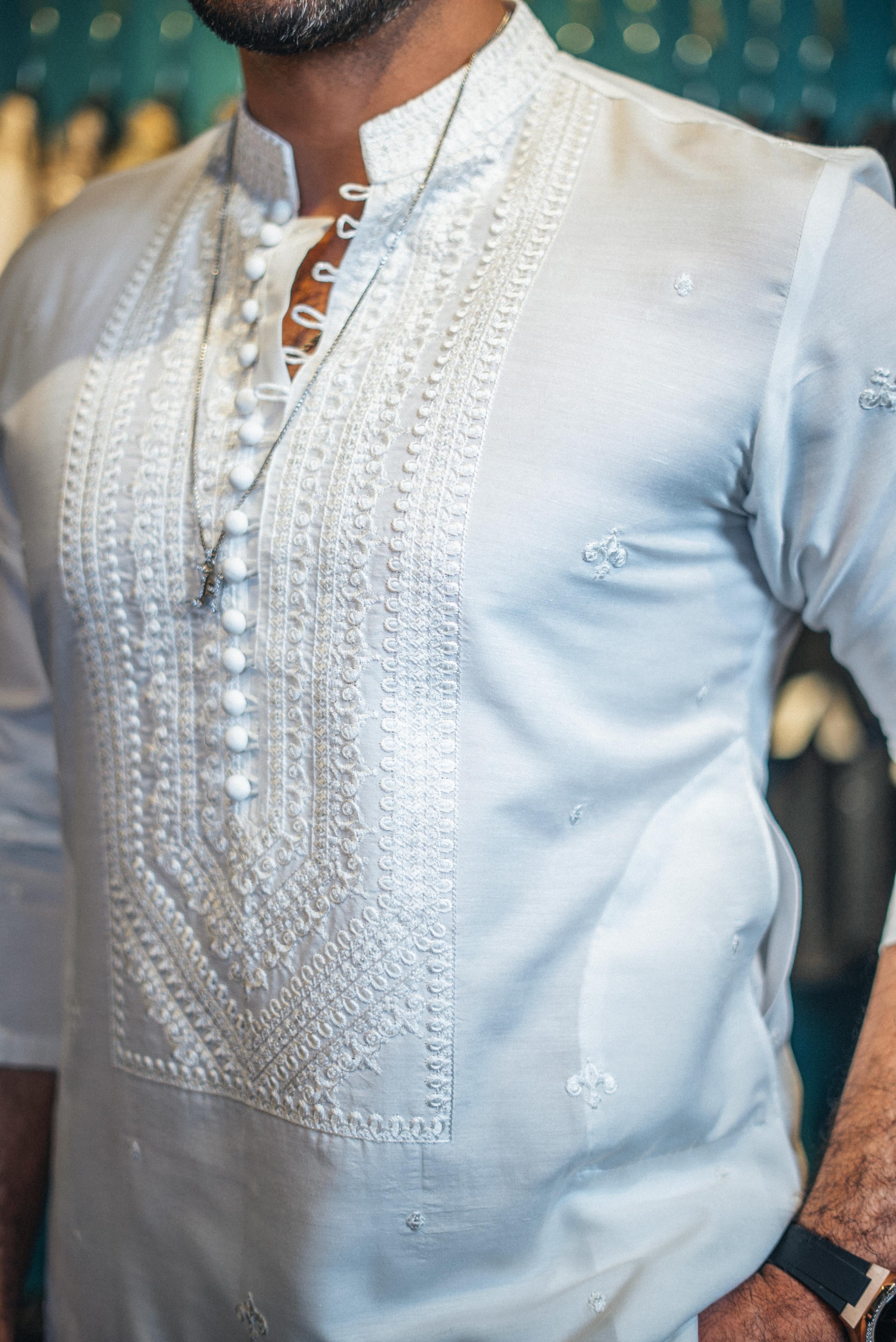 KALAMKAAR WHITE KURTA PAJAMA Humayun Alamgir