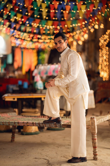 ZAVIAN IVORY WAIST COAT Humayunalamgir