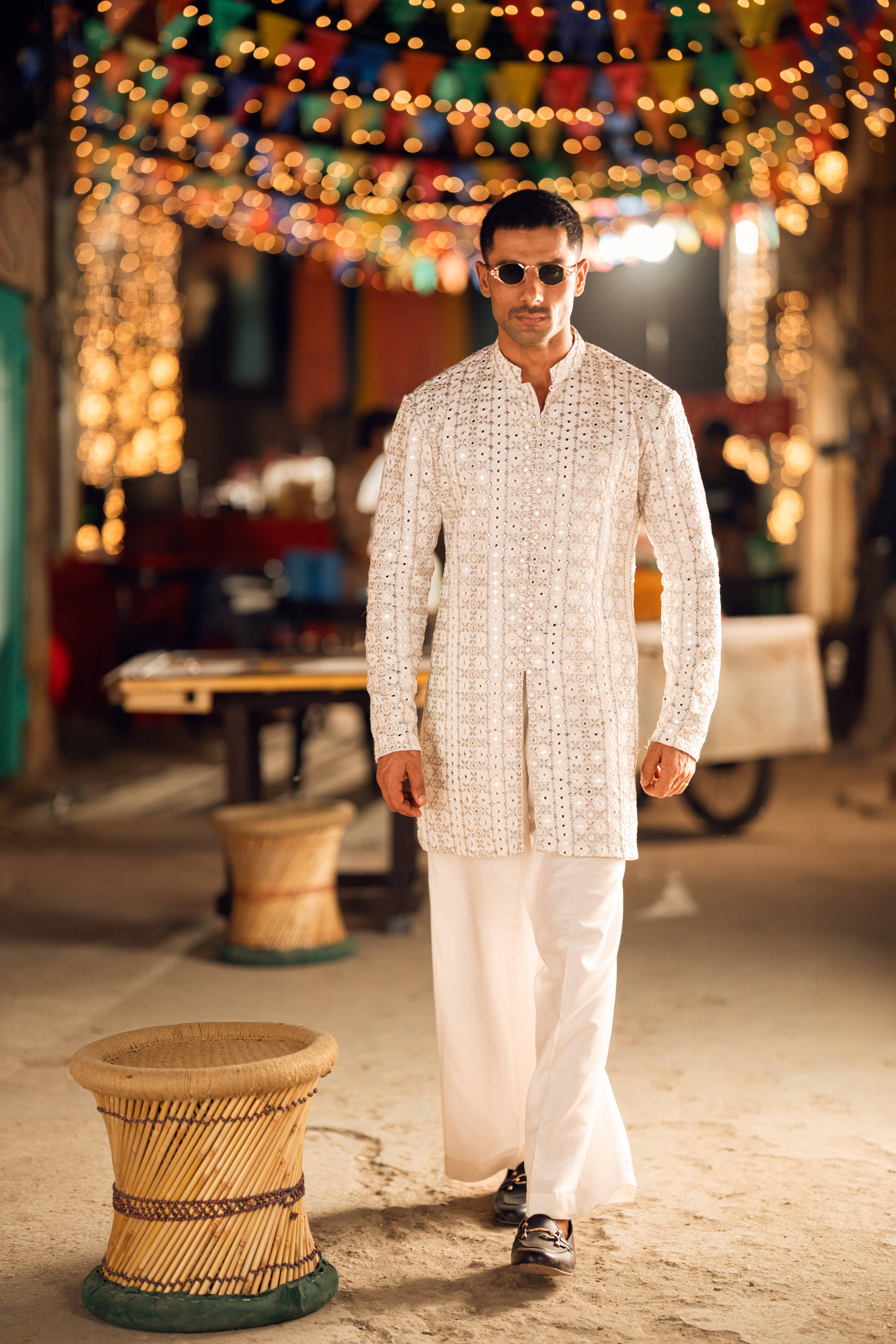 AMEER – WHITE KURTA PAJAMA Humayunalamgir