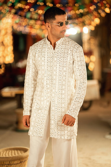 AMEER – WHITE KURTA PAJAMA Humayunalamgir