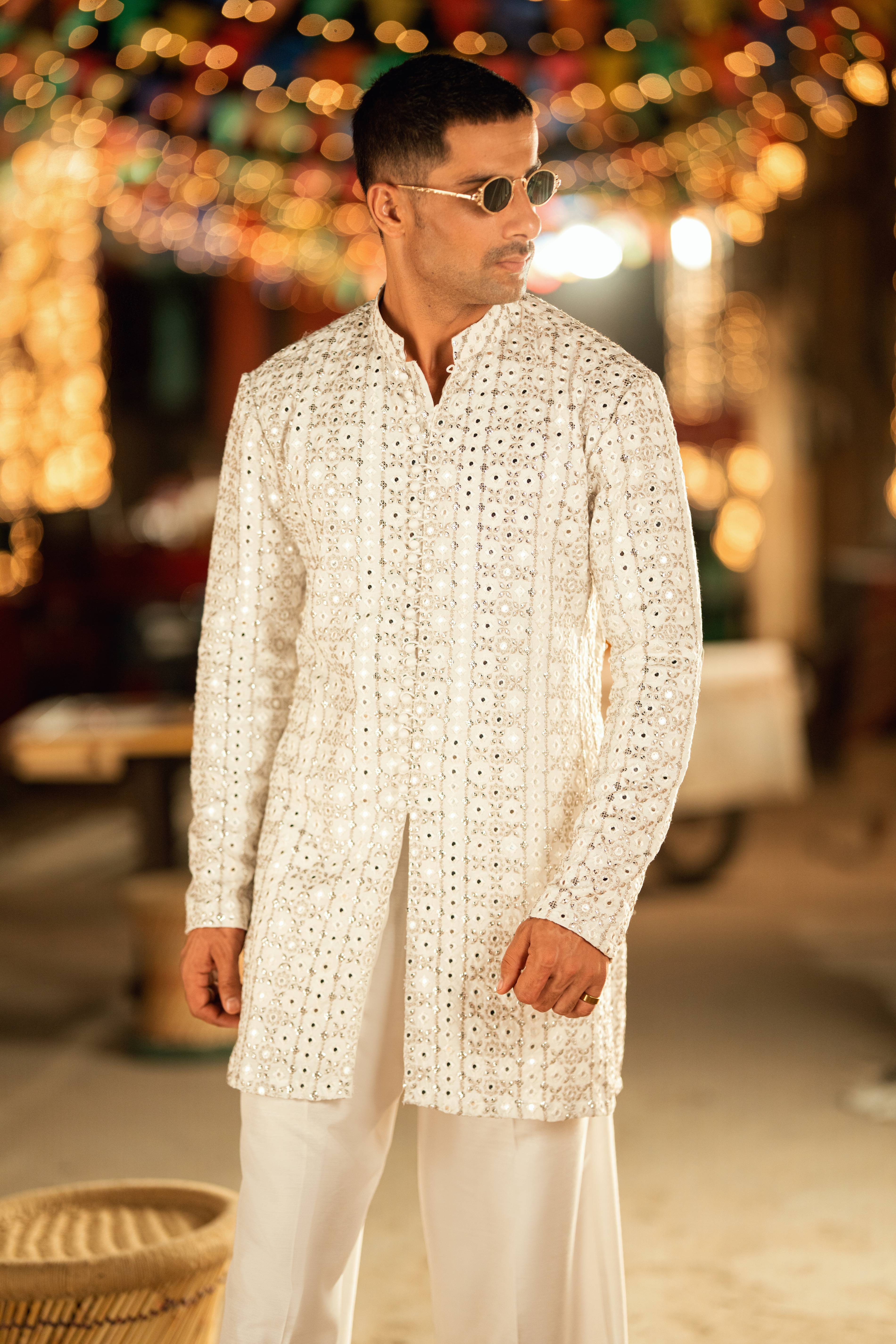 AMEER – WHITE KURTA PAJAMA Humayunalamgir