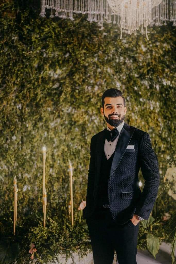 BLACK SELF VELVET TUX RUNWAY humyaunalamgir