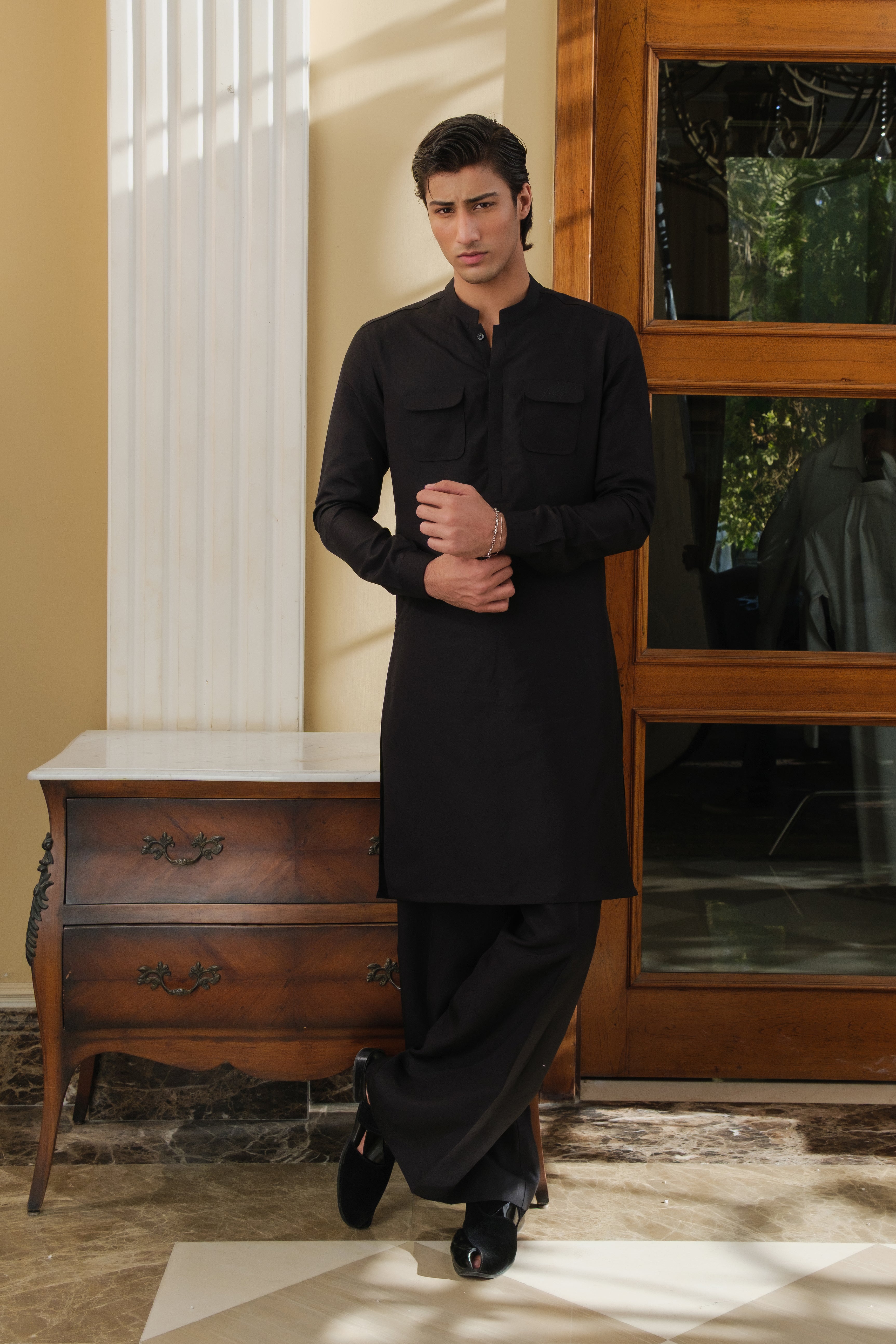BLACK LINEN DOUBLE FLAP POCKET KURTA PAJAMA