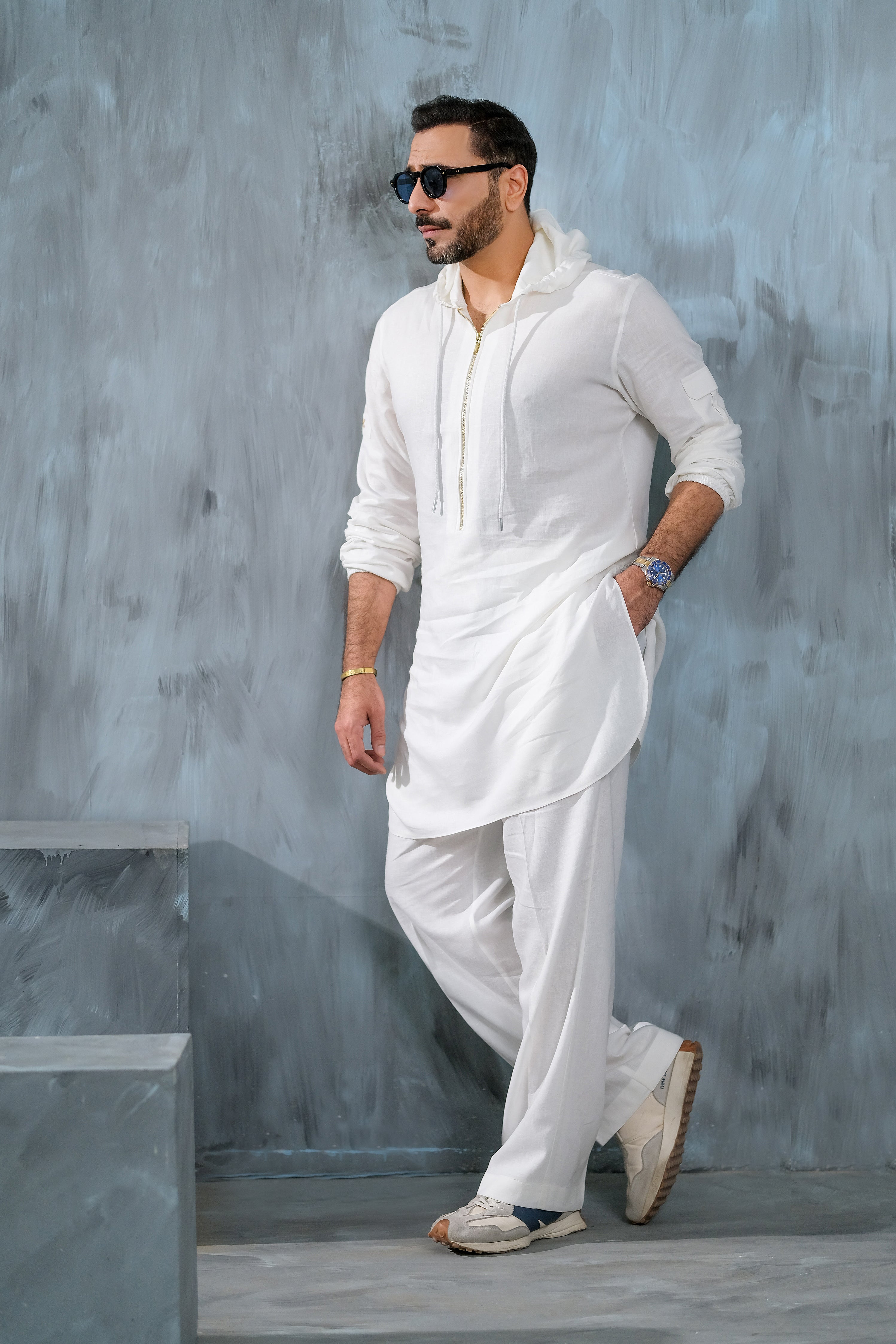 WHITE LINEN HOODED KURTA PAJAMA