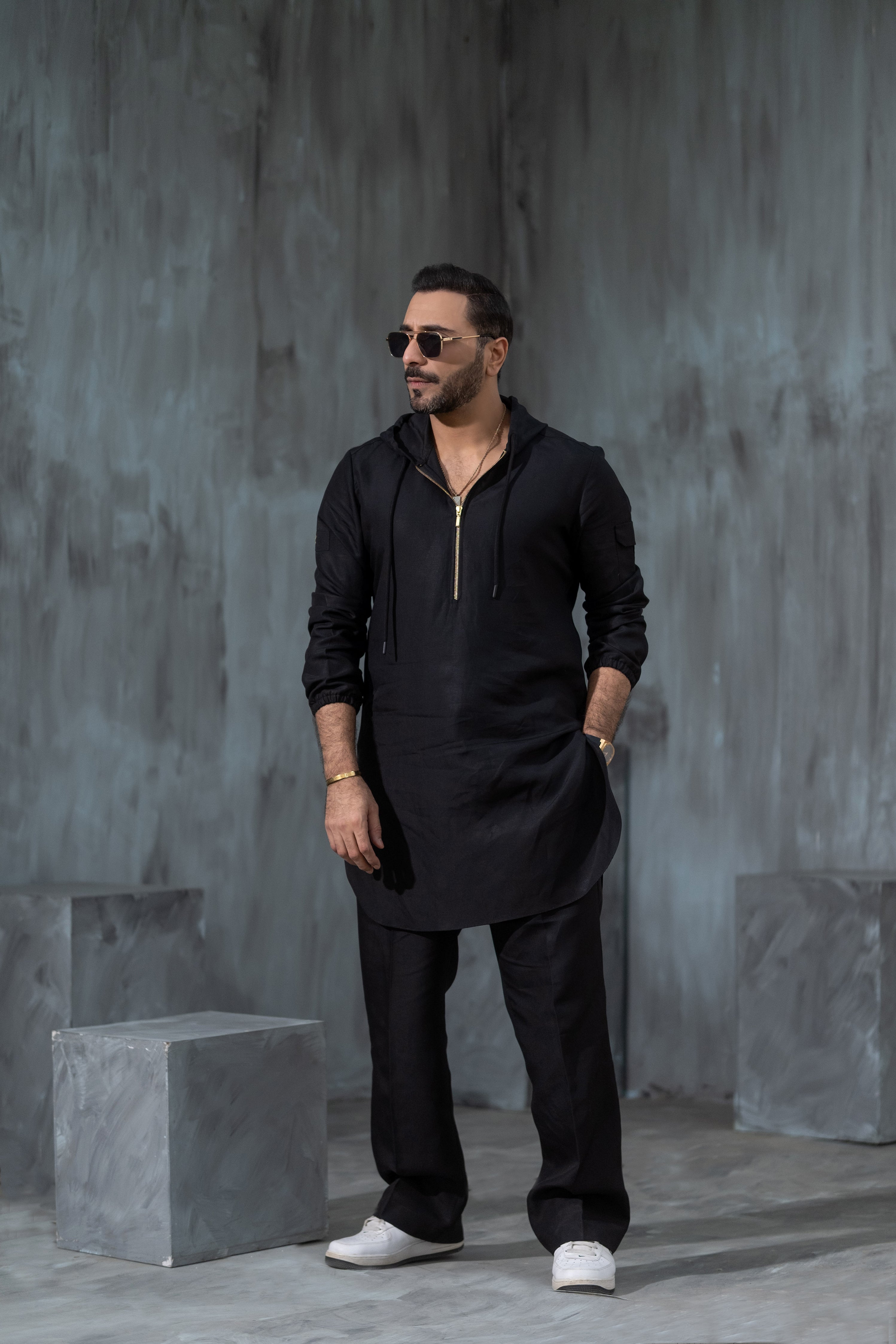 BLACK LINEN HOODED KURTA PAJAMA