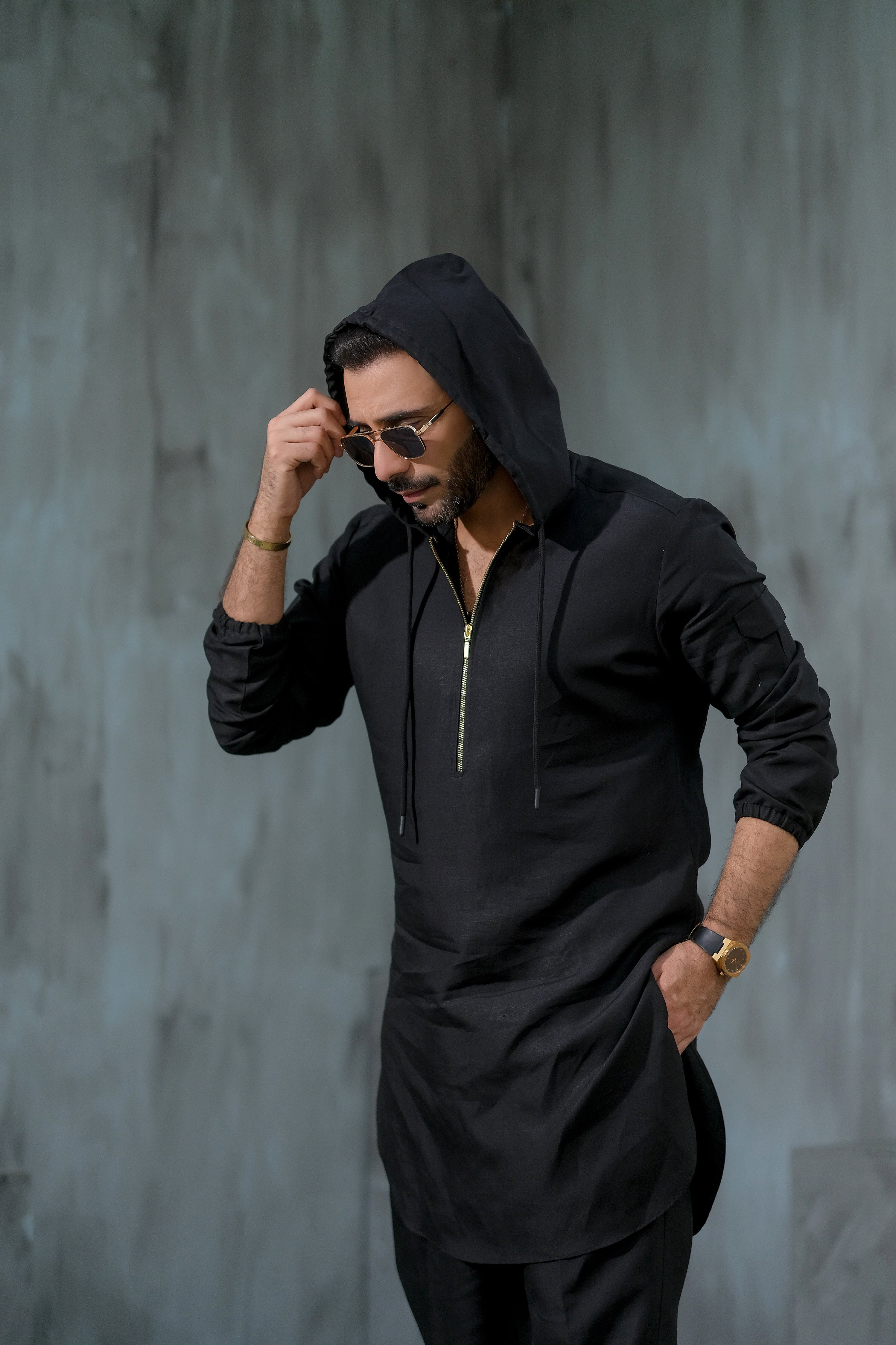 BLACK LINEN HOODED KURTA PAJAMA