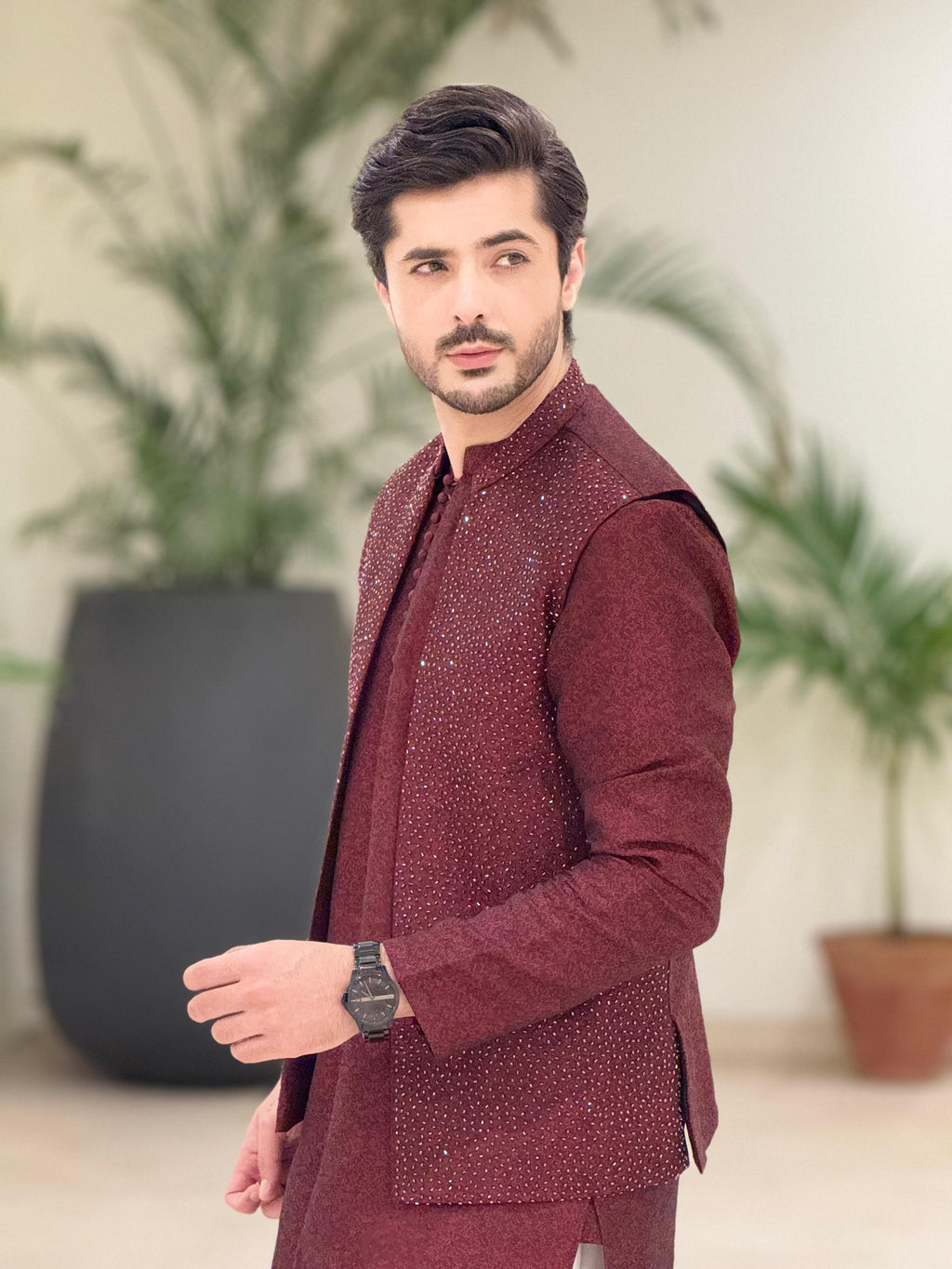 DARK MAROON JAMAWAR CUTDANA WAIST COAT Mehndi Collection HumayunAlamgir