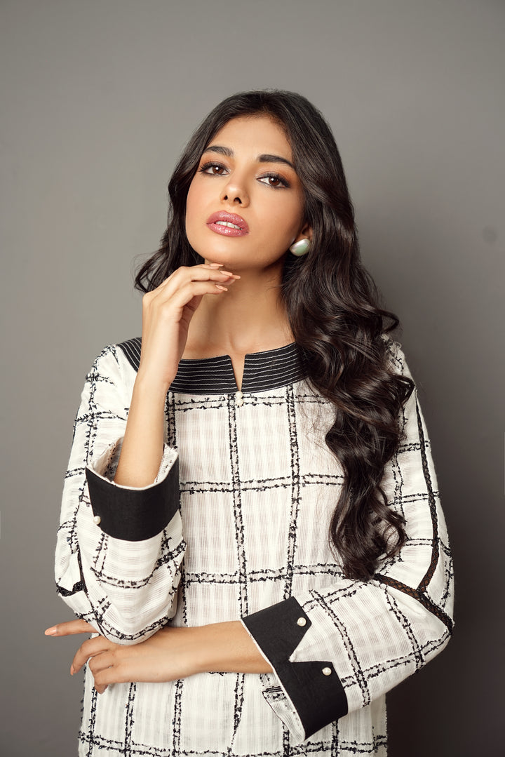 Black & White (New Arrival)