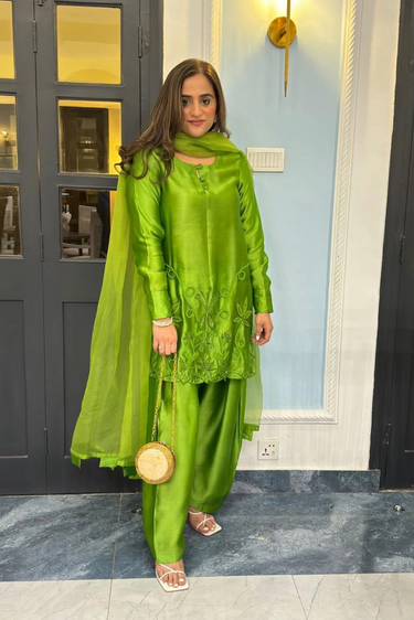 Hajra Clothing humyaunalamgir