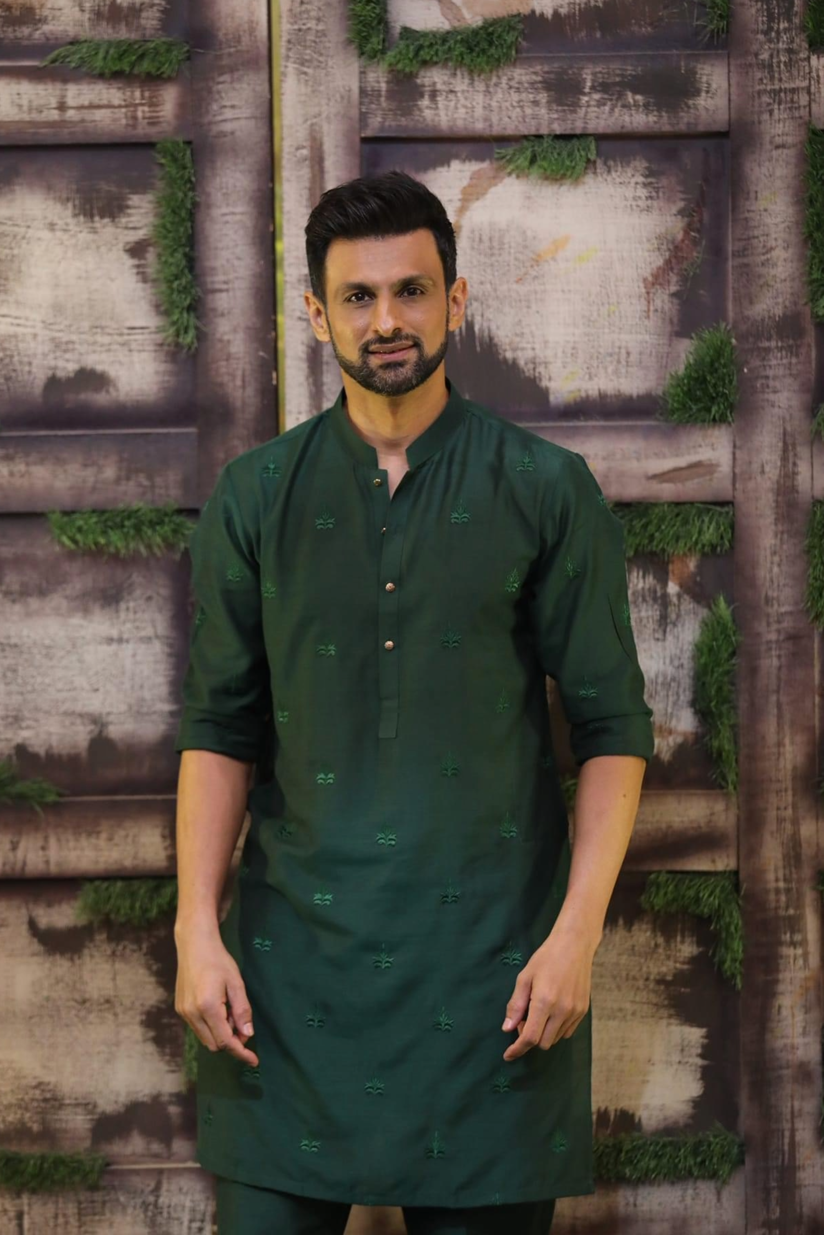 GREEN SELF BOOTI KURTA PAJAMA Humayun Alamgir
