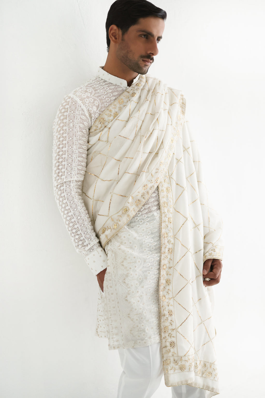 WHITE EMBROIDERED KURTA PAJAMA Humayunalamgir